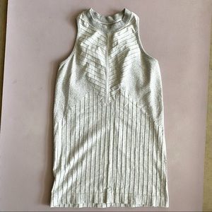 Athleta Racer Back Tank Size Medium